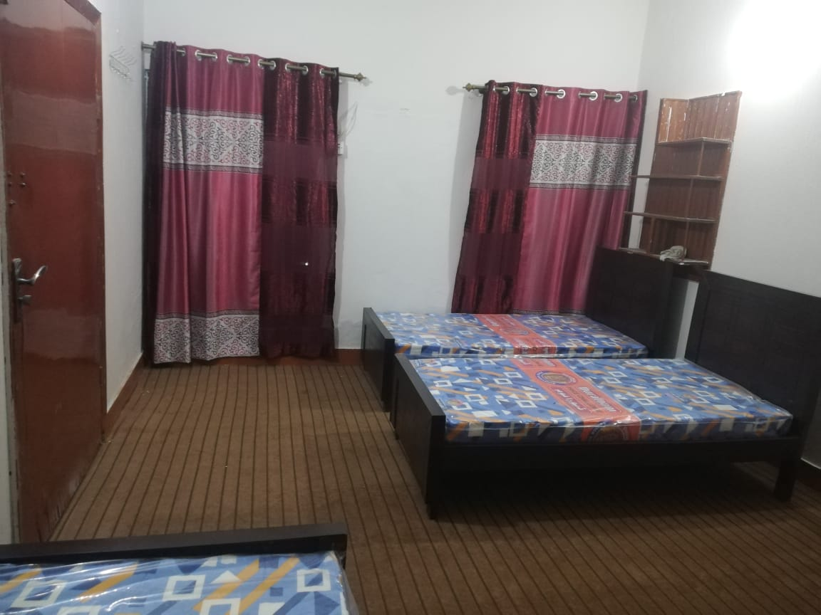 Girls Hostel N Block Near Pepsi Factory Gulberg 2 Lahore 9753